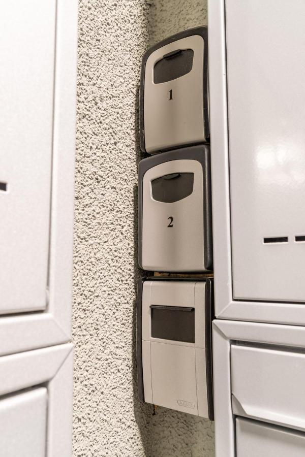 Studio Brand New Apartment #28 In New Building With Free Parking In City Center Prag Exterior foto