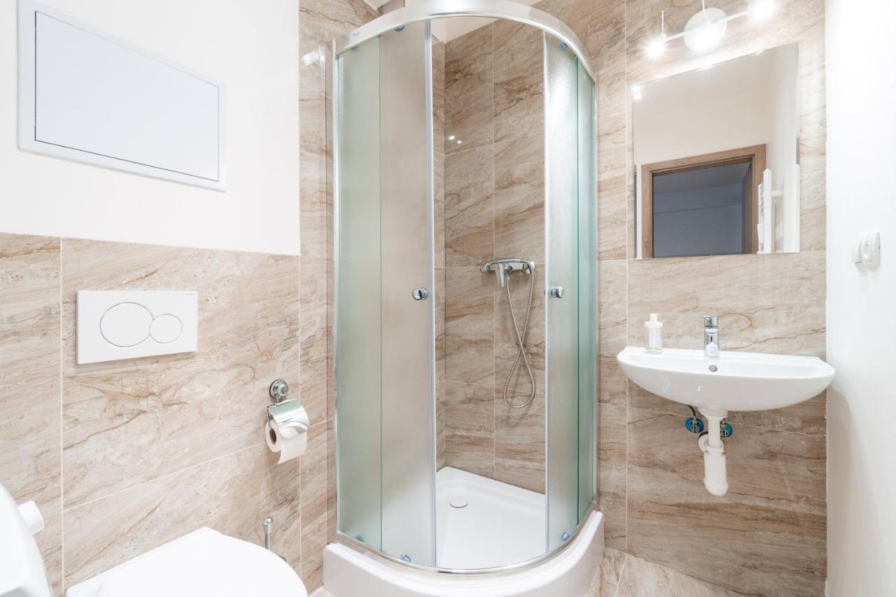 Studio Brand New Apartment #28 In New Building With Free Parking In City Center Prag Exterior foto